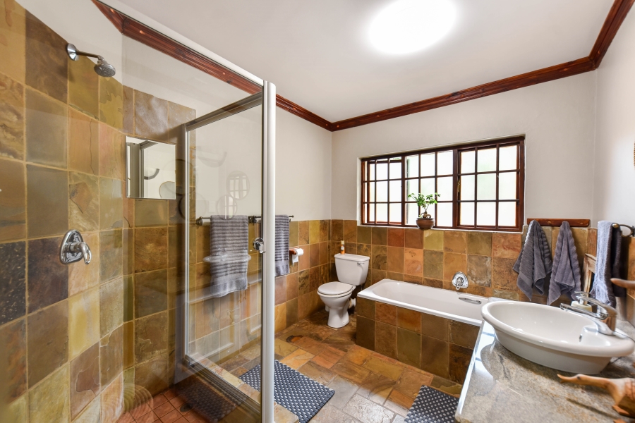 4 Bedroom Property for Sale in Leeuwfontein Gauteng