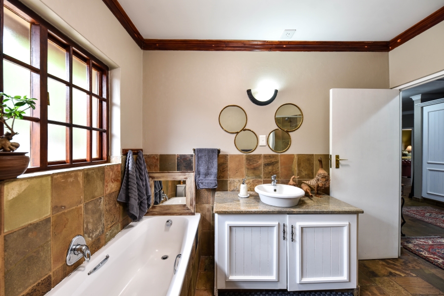 4 Bedroom Property for Sale in Leeuwfontein Gauteng