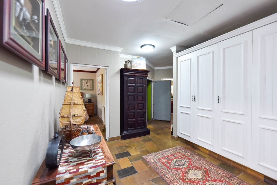 4 Bedroom Property for Sale in Leeuwfontein Gauteng