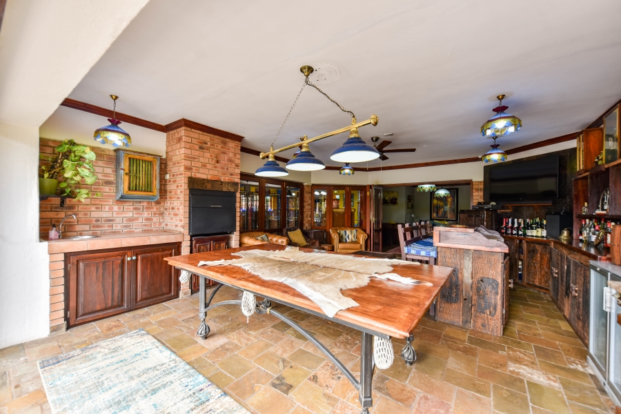 4 Bedroom Property for Sale in Leeuwfontein Gauteng