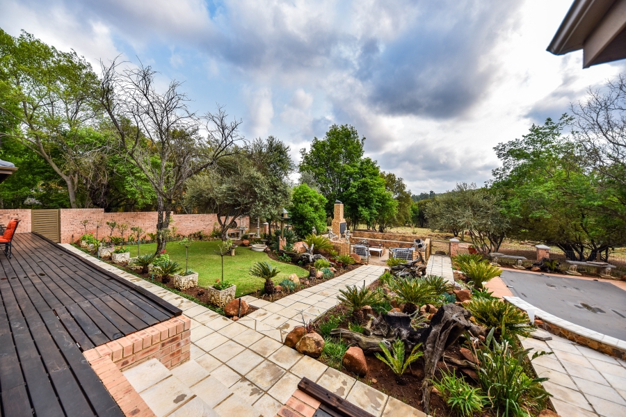 4 Bedroom Property for Sale in Leeuwfontein Gauteng