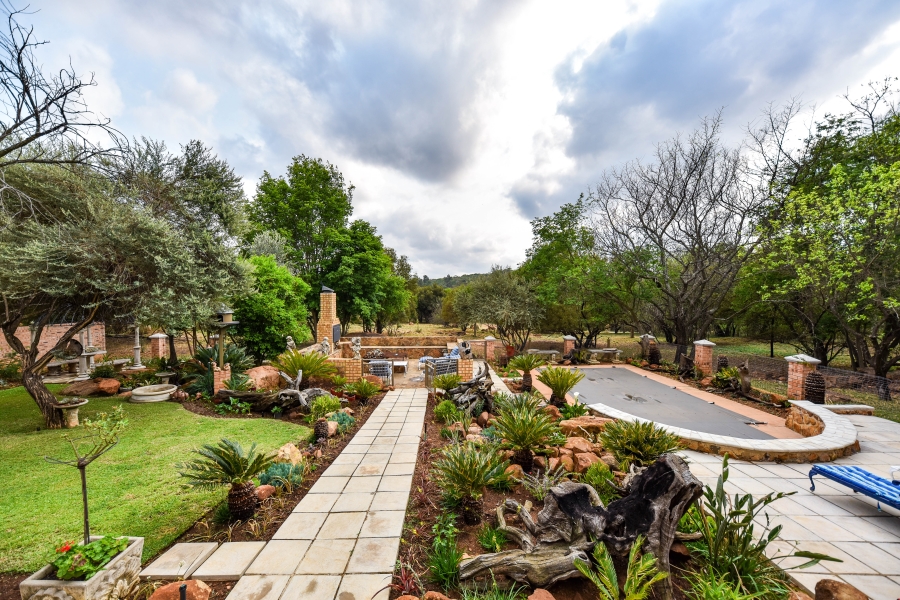 4 Bedroom Property for Sale in Leeuwfontein Gauteng