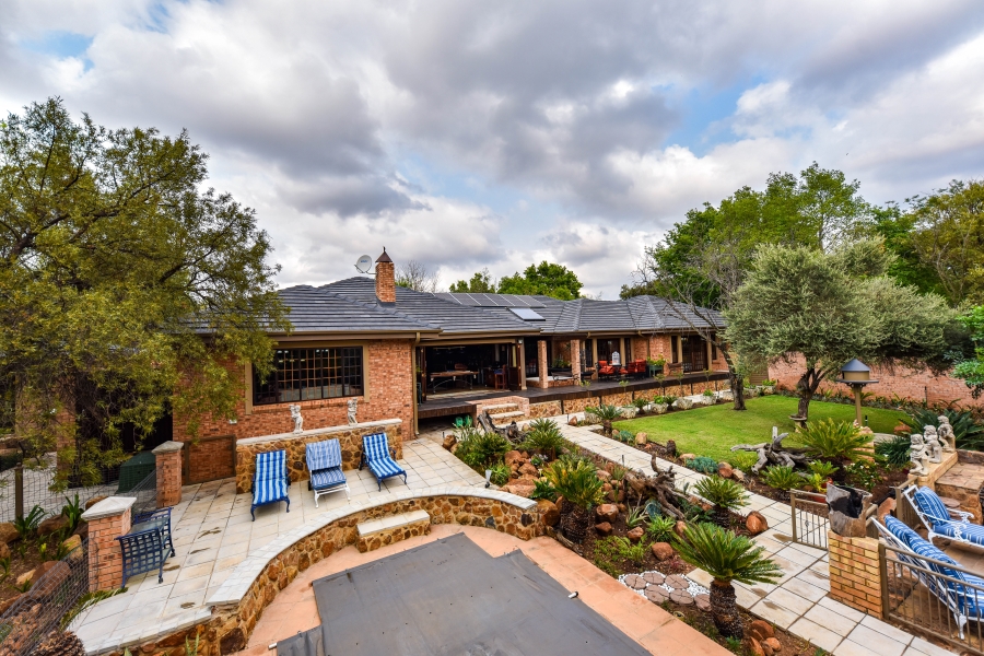 4 Bedroom Property for Sale in Leeuwfontein Gauteng