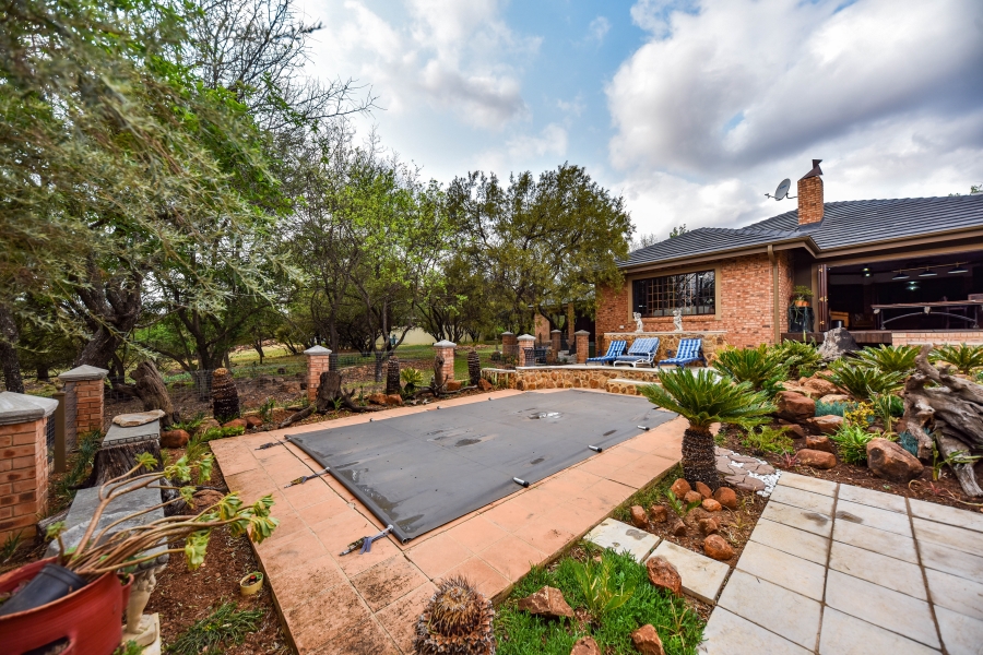 4 Bedroom Property for Sale in Leeuwfontein Gauteng