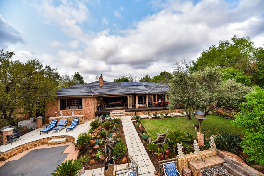 4 Bedroom Property for Sale in Leeuwfontein Gauteng