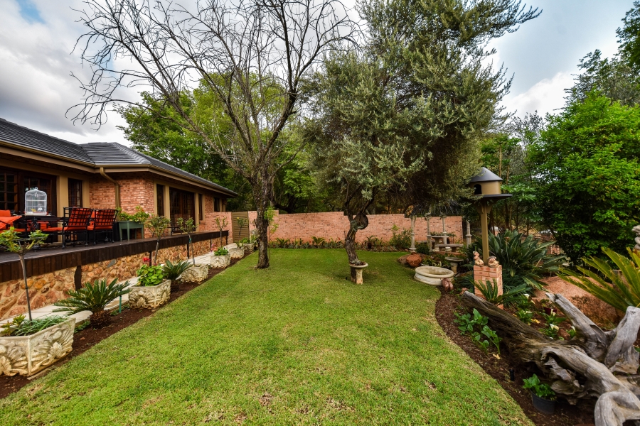 4 Bedroom Property for Sale in Leeuwfontein Gauteng