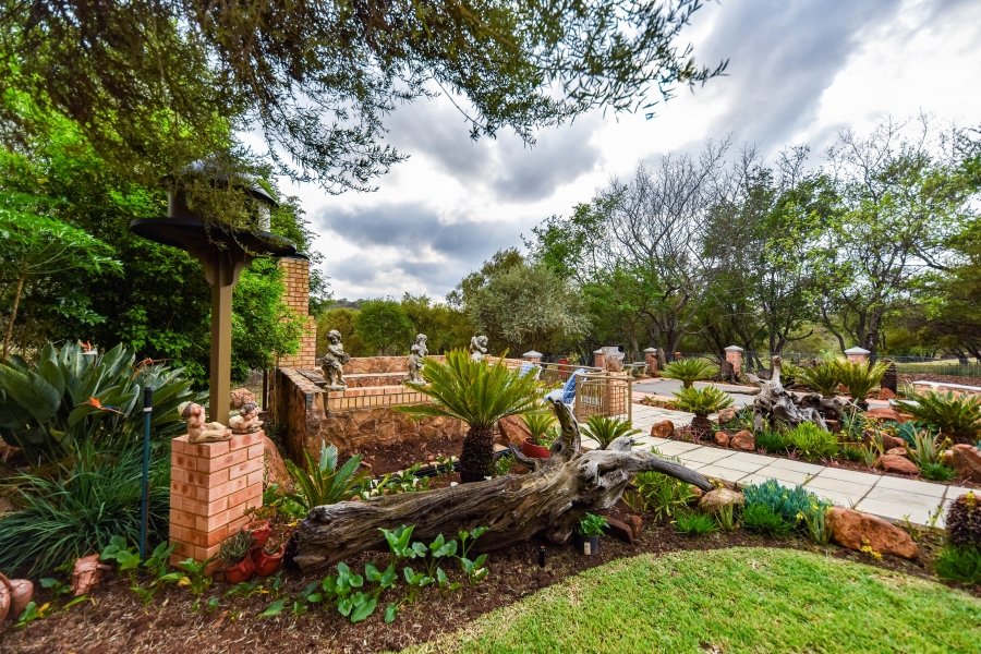 4 Bedroom Property for Sale in Leeuwfontein Gauteng