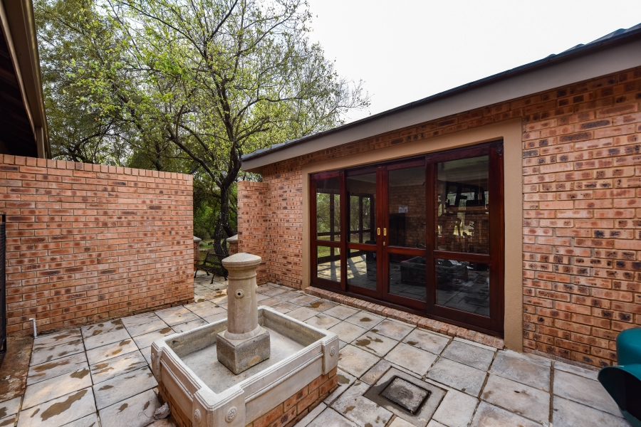 4 Bedroom Property for Sale in Leeuwfontein Gauteng