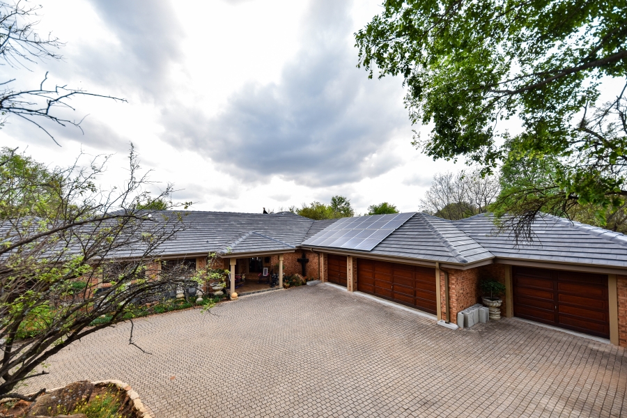 4 Bedroom Property for Sale in Leeuwfontein Gauteng