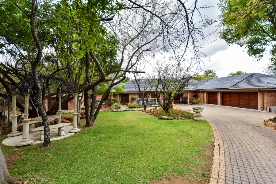 4 Bedroom Property for Sale in Leeuwfontein Gauteng
