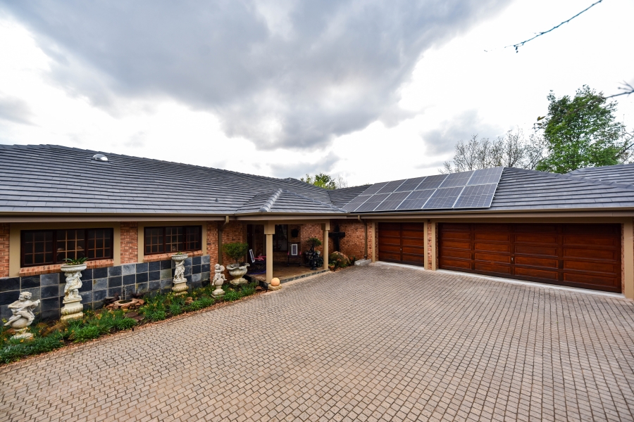 4 Bedroom Property for Sale in Leeuwfontein Gauteng