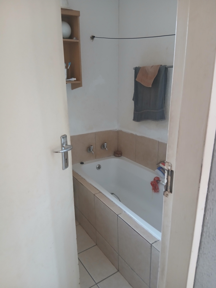 2 Bedroom Property for Sale in Protea Glen Gauteng