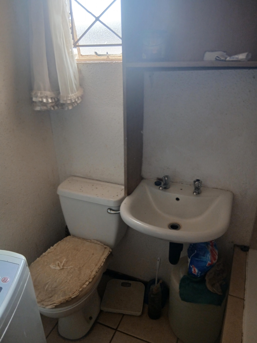 2 Bedroom Property for Sale in Protea Glen Gauteng