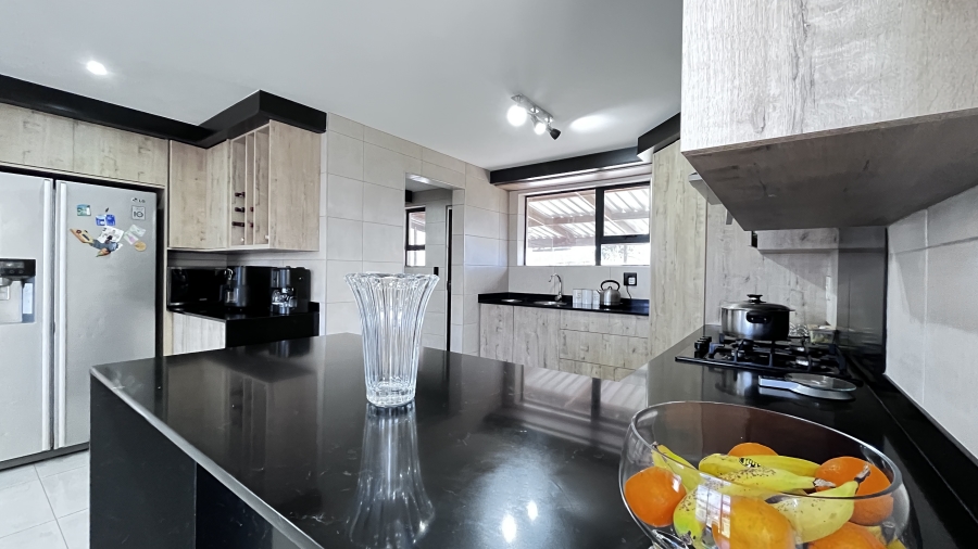5 Bedroom Property for Sale in Fairlead Gauteng