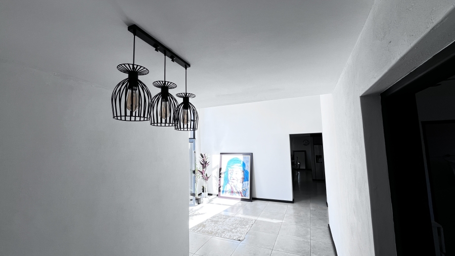 5 Bedroom Property for Sale in Fairlead Gauteng