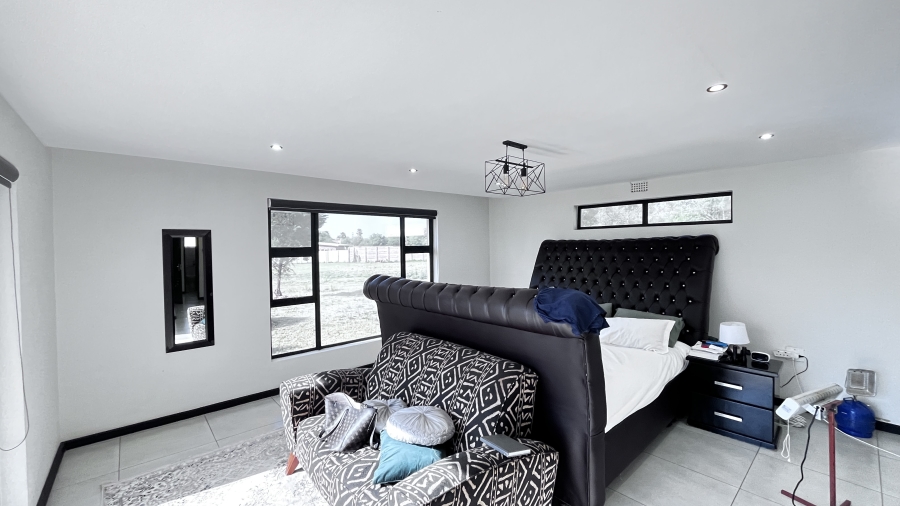 5 Bedroom Property for Sale in Fairlead Gauteng