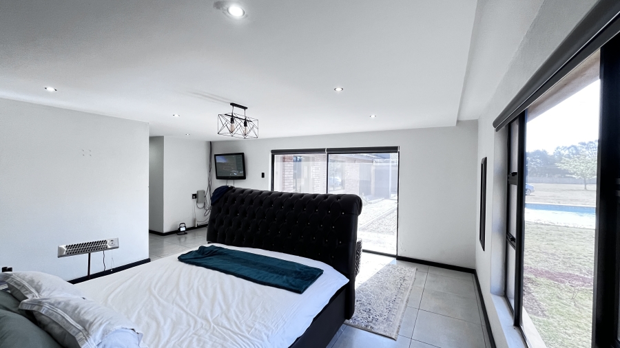 5 Bedroom Property for Sale in Fairlead Gauteng