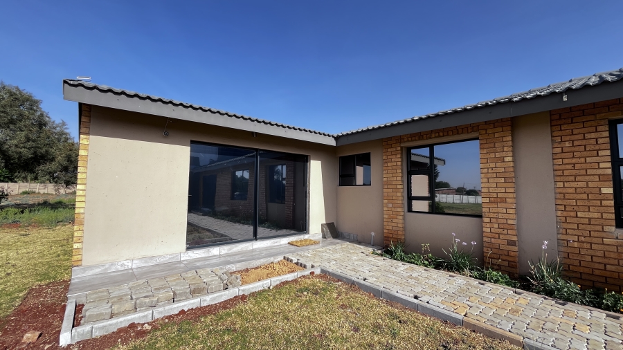 5 Bedroom Property for Sale in Fairlead Gauteng