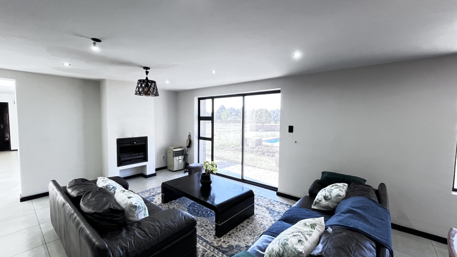 5 Bedroom Property for Sale in Fairlead Gauteng