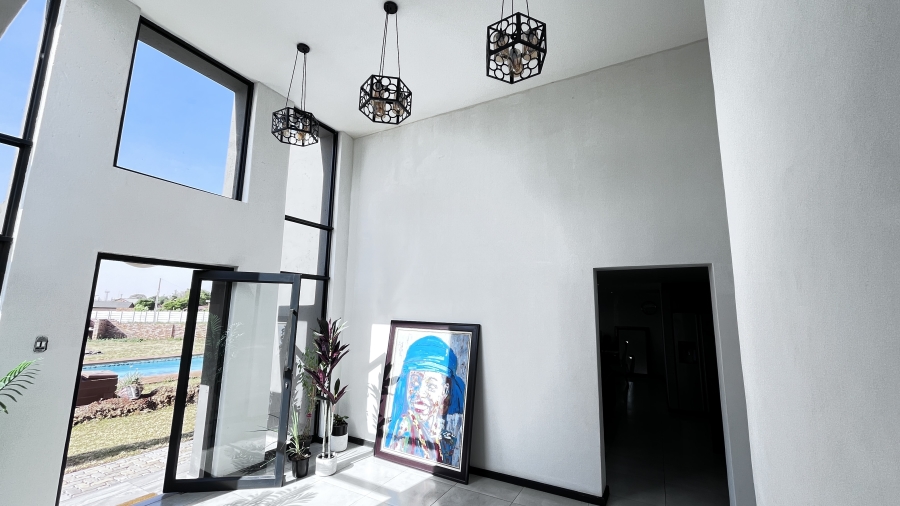 5 Bedroom Property for Sale in Fairlead Gauteng