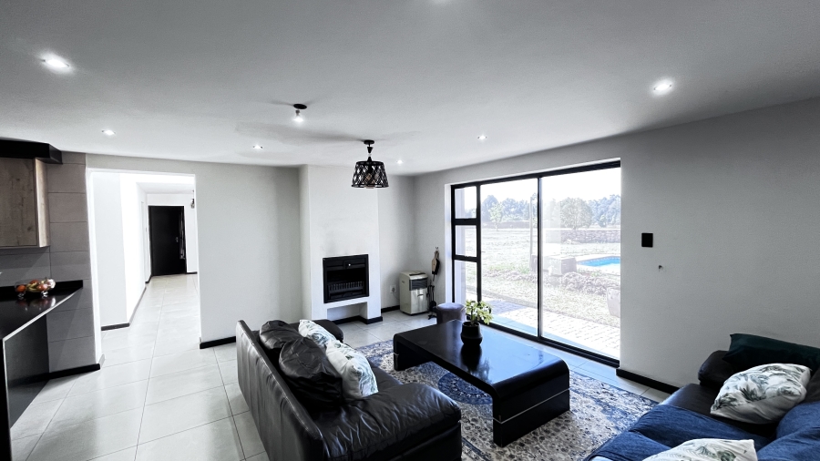 5 Bedroom Property for Sale in Fairlead Gauteng