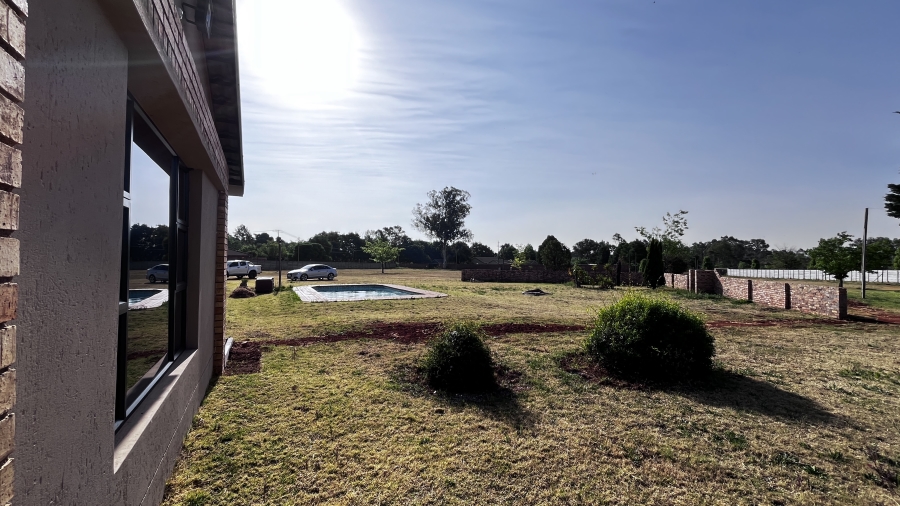 5 Bedroom Property for Sale in Fairlead Gauteng
