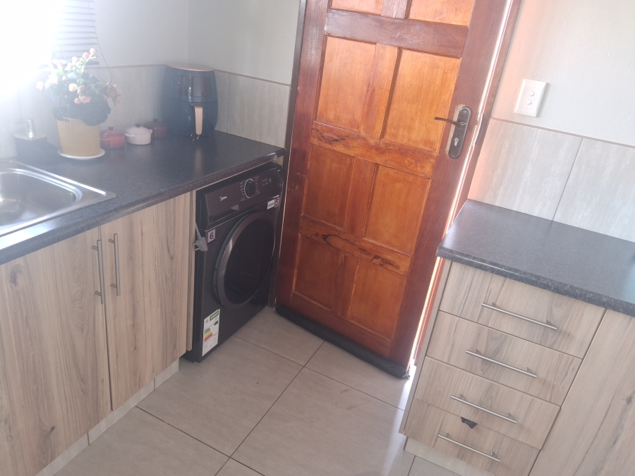 2 Bedroom Property for Sale in Dawn Park Gauteng