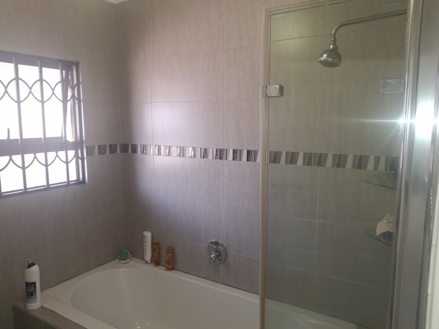 2 Bedroom Property for Sale in Dawn Park Gauteng