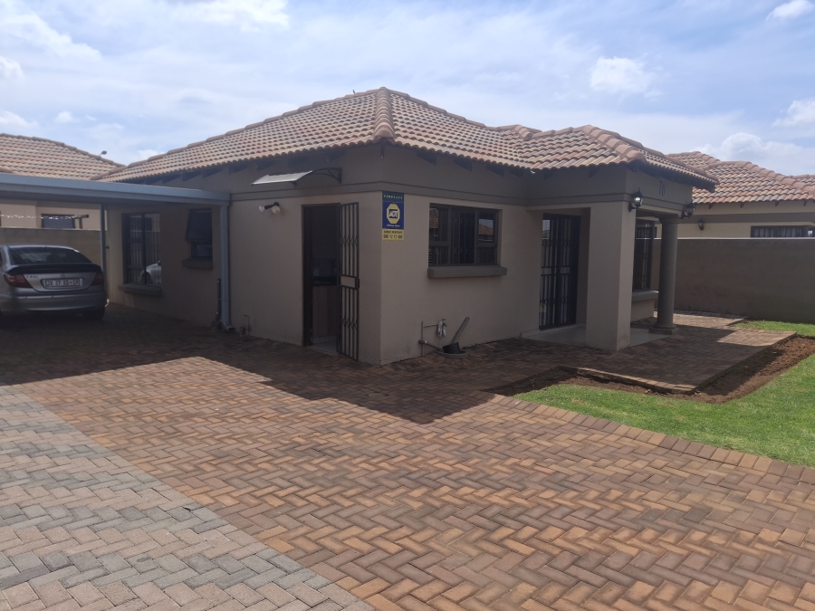 2 Bedroom Property for Sale in Dawn Park Gauteng