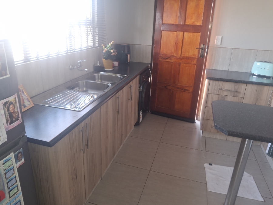 2 Bedroom Property for Sale in Dawn Park Gauteng