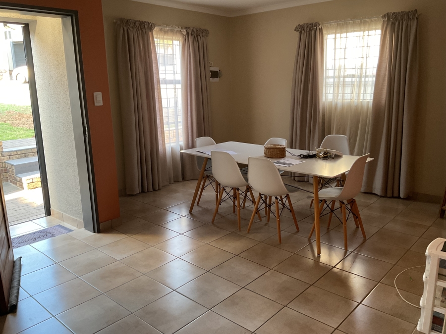 3 Bedroom Property for Sale in Kosmosdal Gauteng