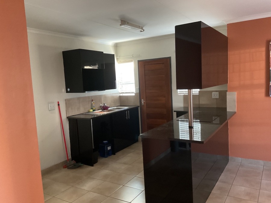3 Bedroom Property for Sale in Kosmosdal Gauteng