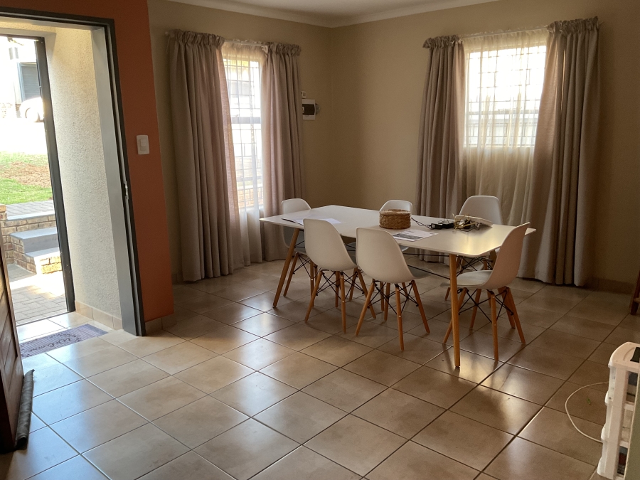 3 Bedroom Property for Sale in Kosmosdal Gauteng