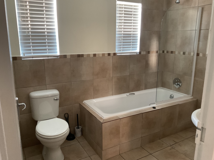 3 Bedroom Property for Sale in Kosmosdal Gauteng