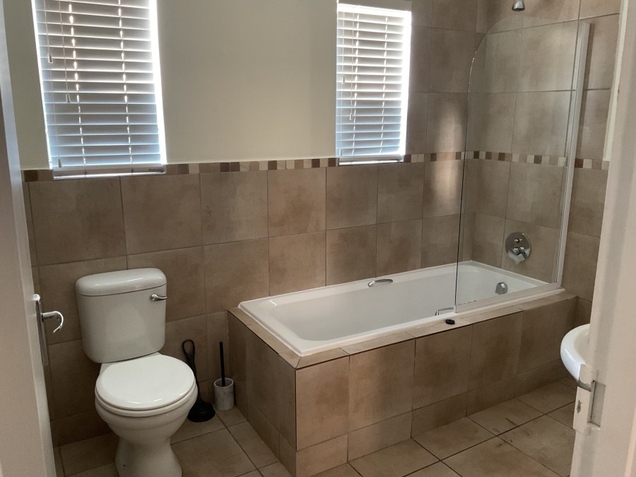 3 Bedroom Property for Sale in Kosmosdal Gauteng
