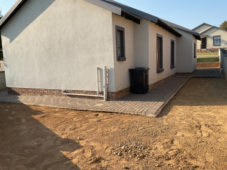 3 Bedroom Property for Sale in Kosmosdal Gauteng