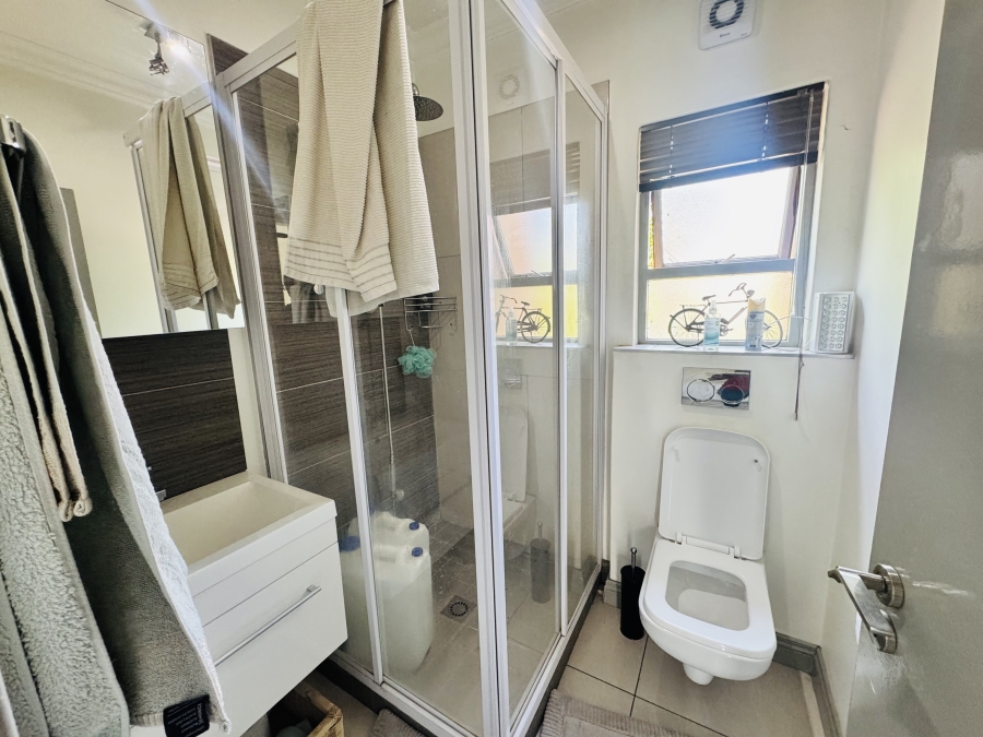 2 Bedroom Property for Sale in Pineslopes Gauteng