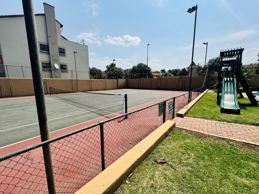 2 Bedroom Property for Sale in Pineslopes Gauteng