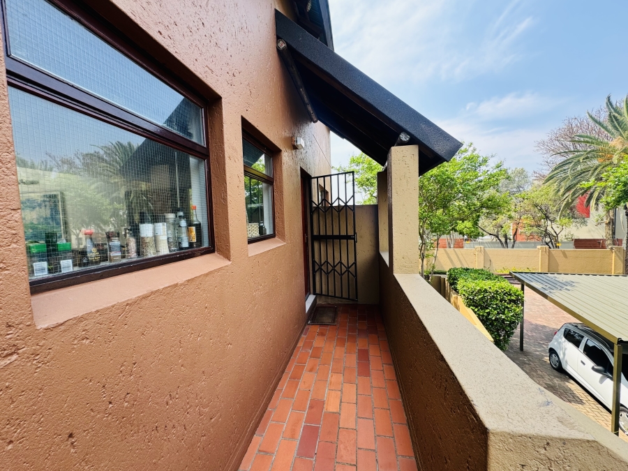 2 Bedroom Property for Sale in Pineslopes Gauteng