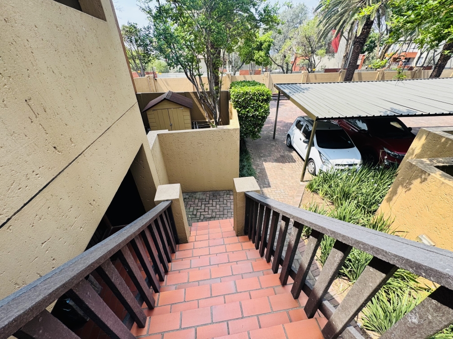 2 Bedroom Property for Sale in Pineslopes Gauteng