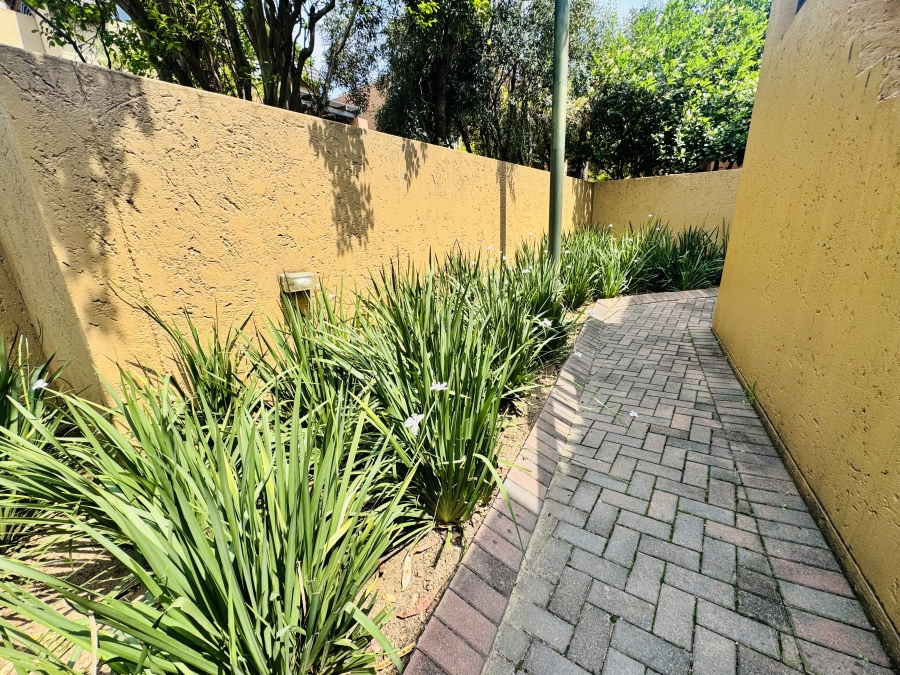 2 Bedroom Property for Sale in Pineslopes Gauteng