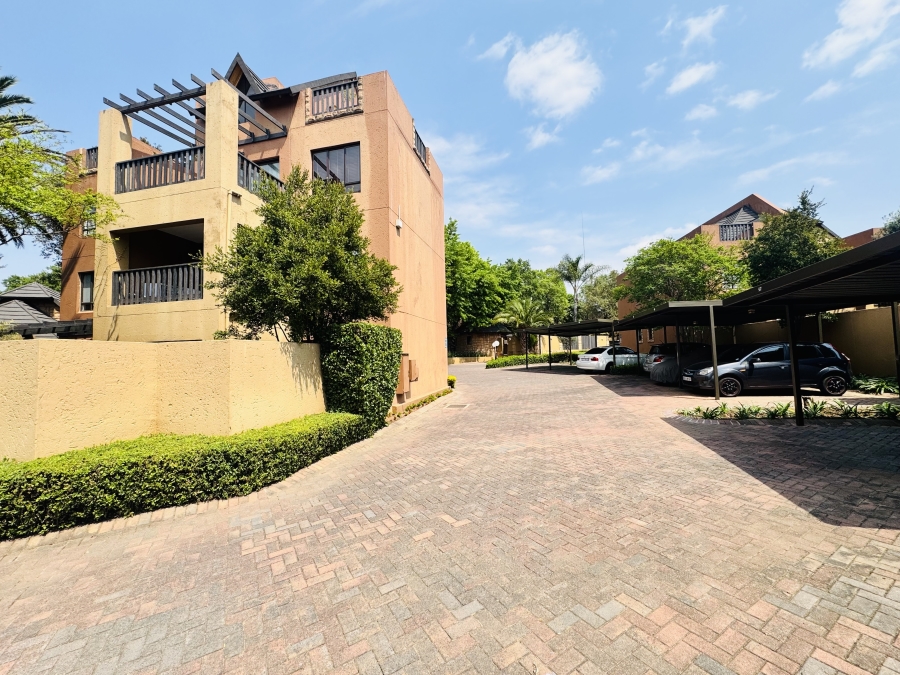 2 Bedroom Property for Sale in Pineslopes Gauteng