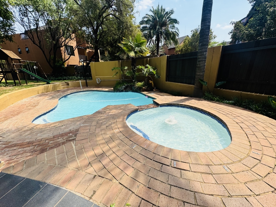 2 Bedroom Property for Sale in Pineslopes Gauteng