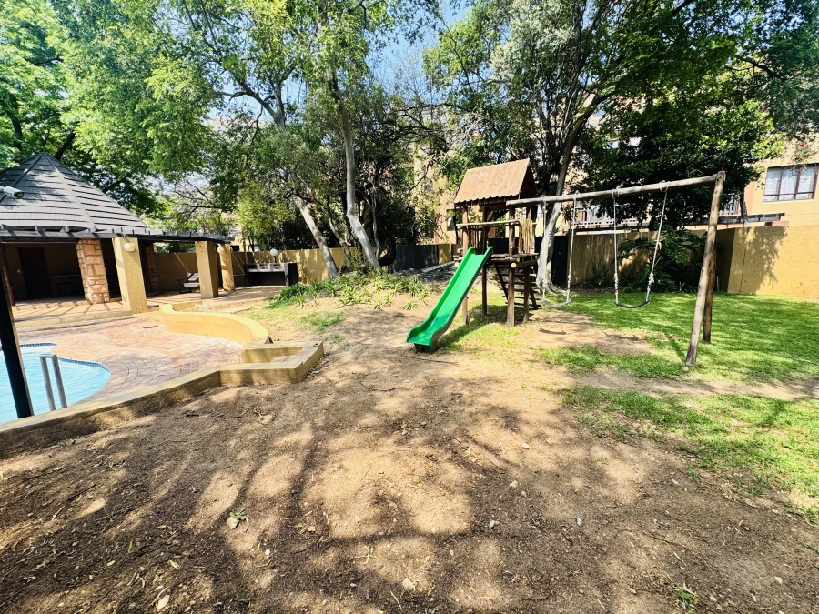 2 Bedroom Property for Sale in Pineslopes Gauteng
