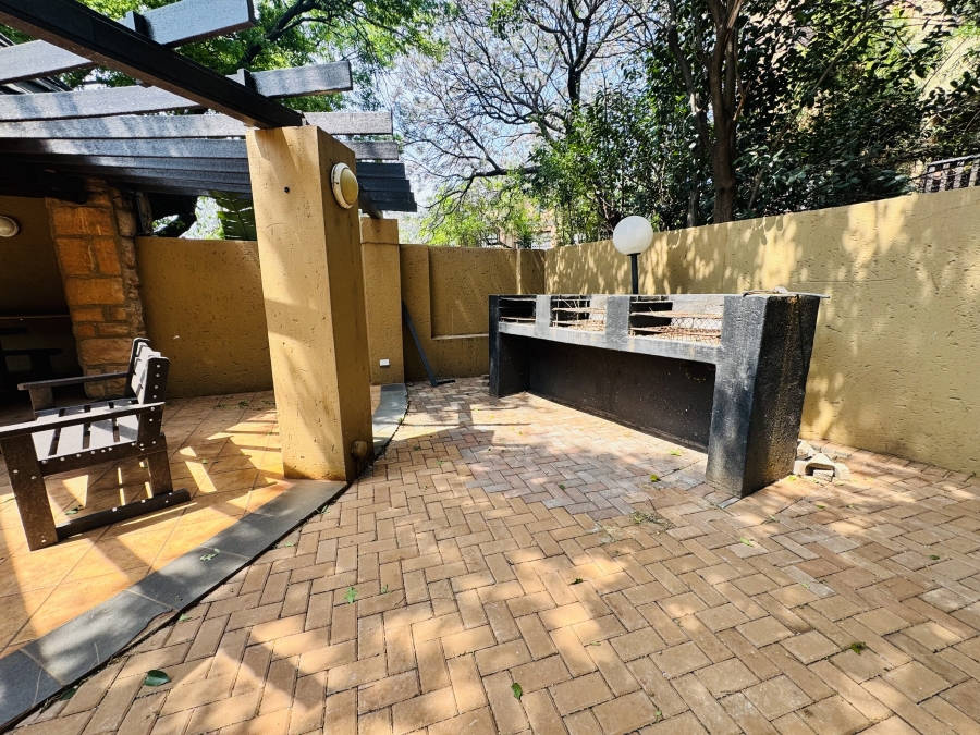 2 Bedroom Property for Sale in Pineslopes Gauteng