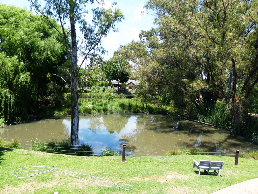 To Let 1 Bedroom Property for Rent in Douglasdale Gauteng