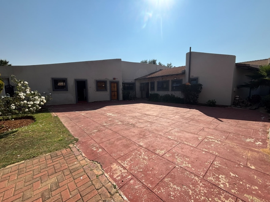 3 Bedroom Property for Sale in Klippoortje Gauteng