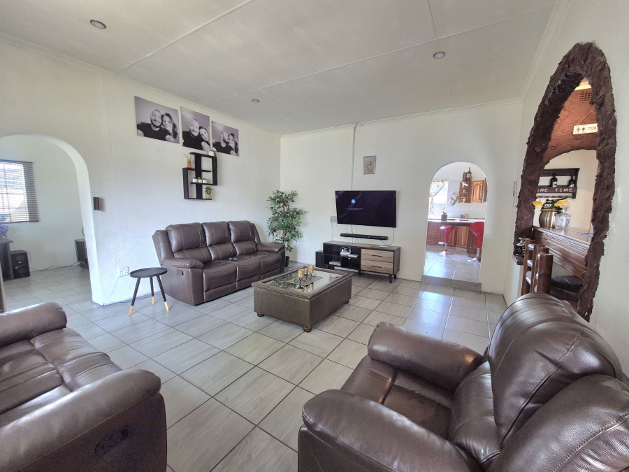 6 Bedroom Property for Sale in Brakpan Central Gauteng