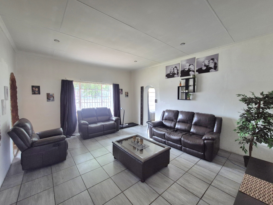 6 Bedroom Property for Sale in Brakpan Central Gauteng