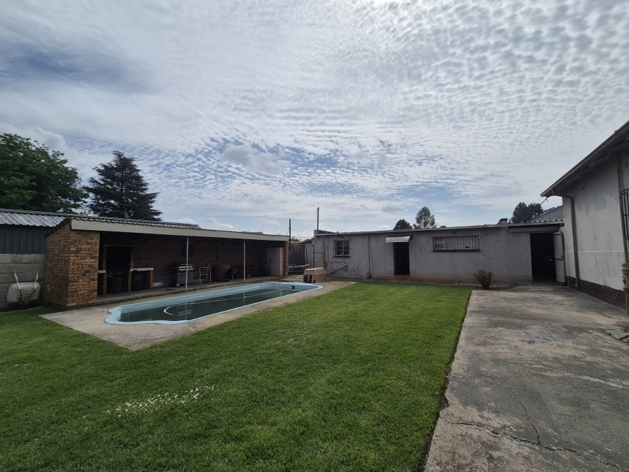 6 Bedroom Property for Sale in Brakpan Central Gauteng